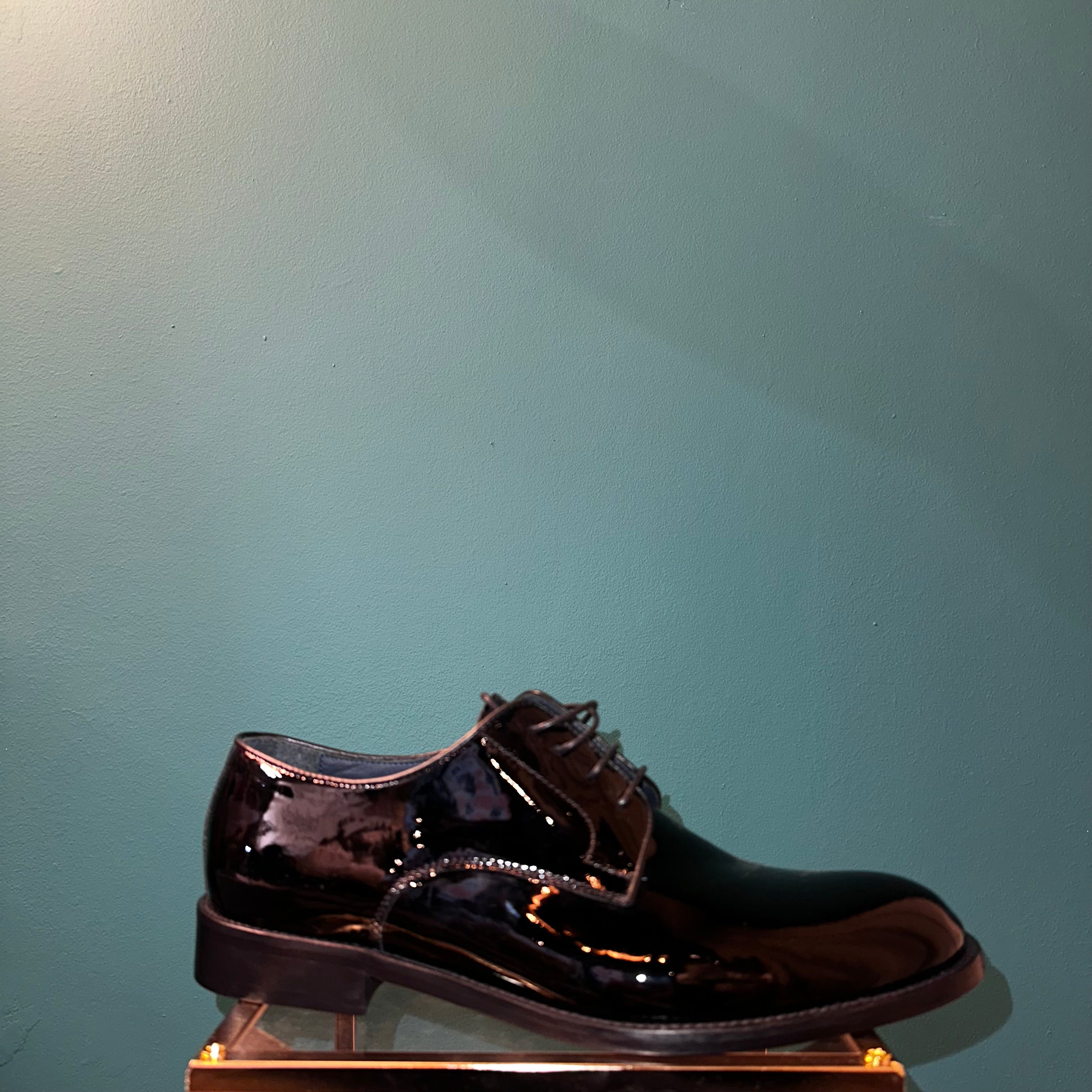 1374 Calzatura Vernice