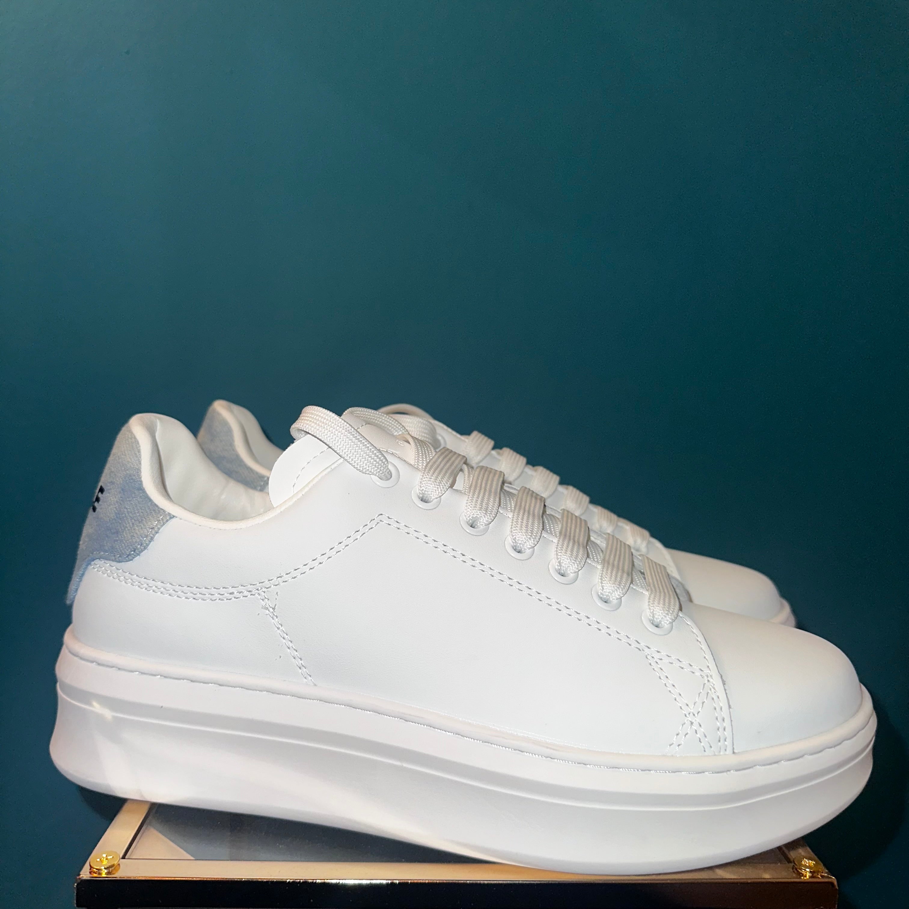 GACAM00083 Sneackers BLU