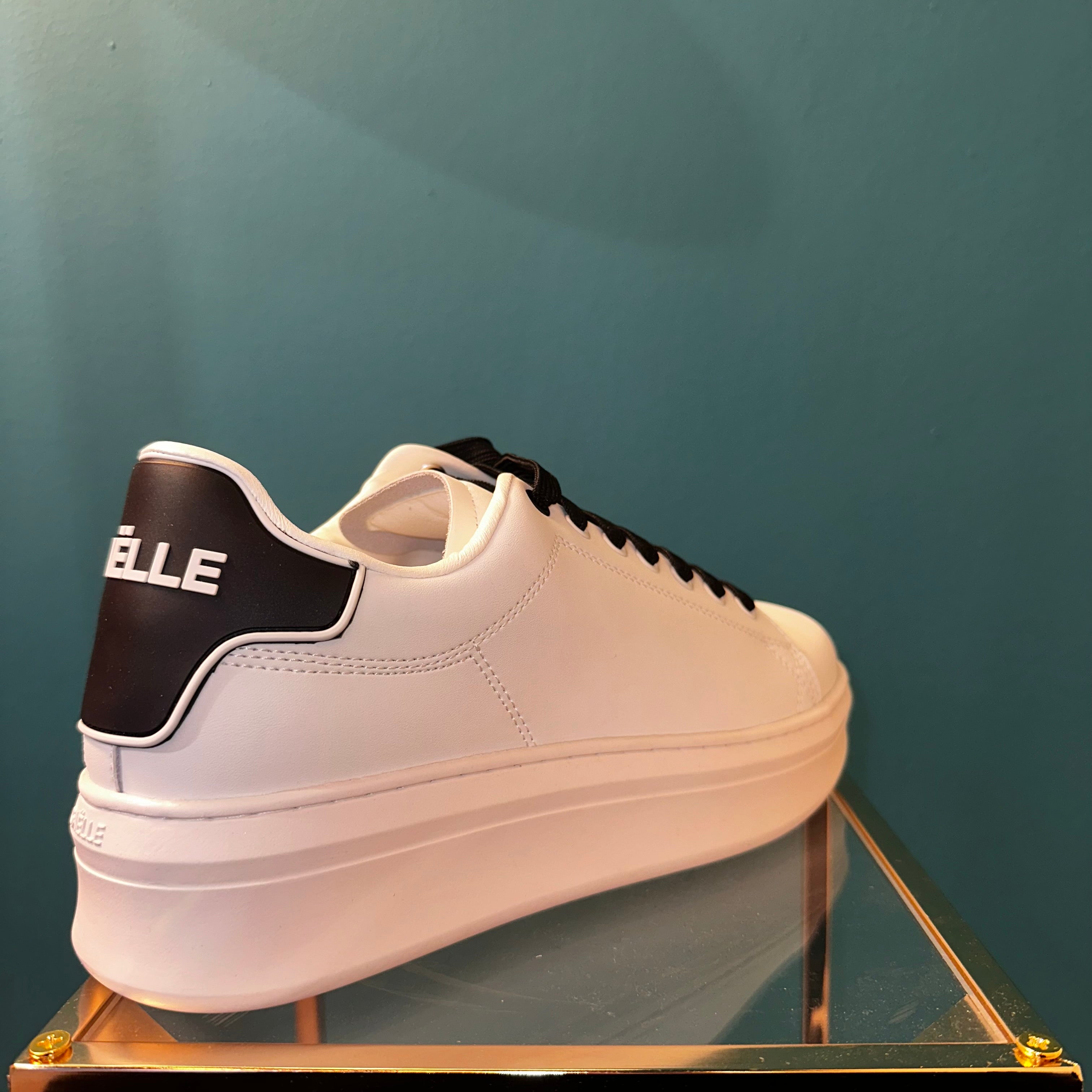 GACAM00080 Sneackers 08